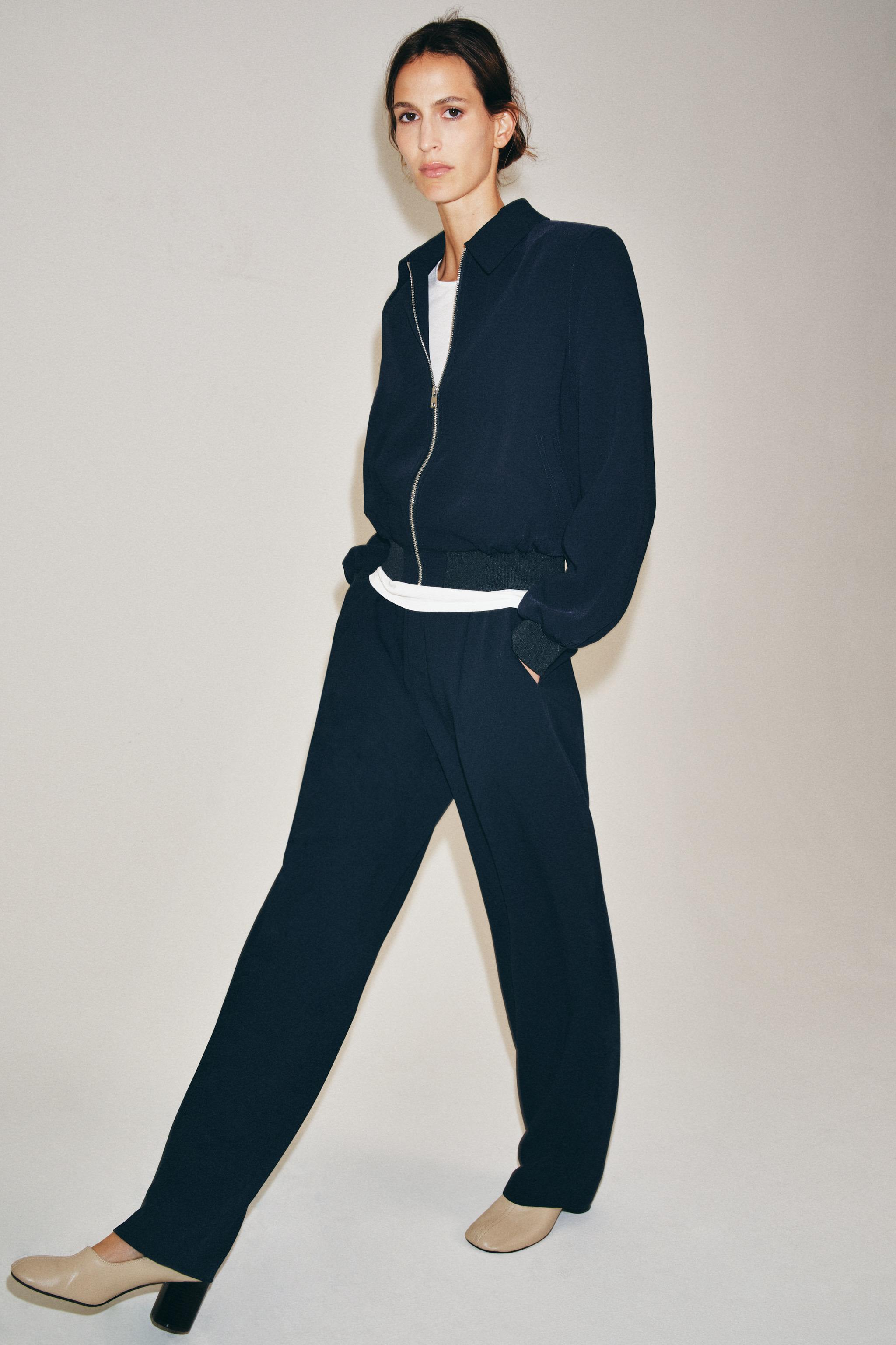 Женские куртки Zara ZW COLLECTION SHOULDER PAD BOMBER JACKET — фото 4