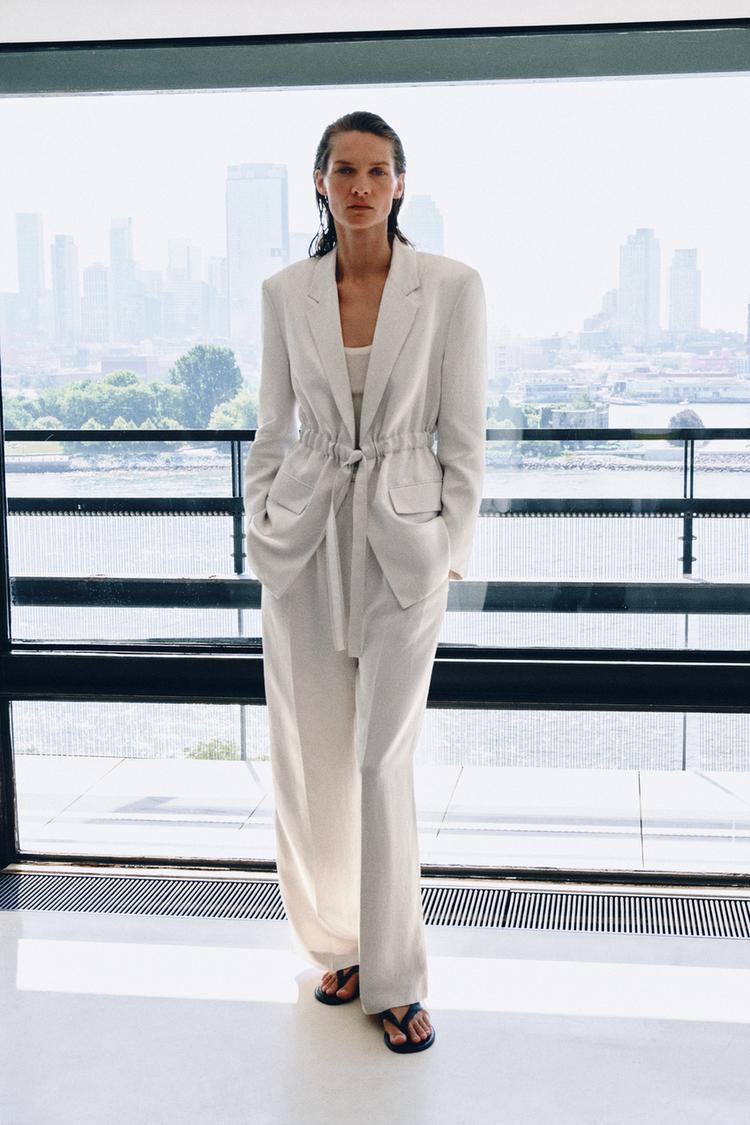 Blazer de satén de la colección ZW 2