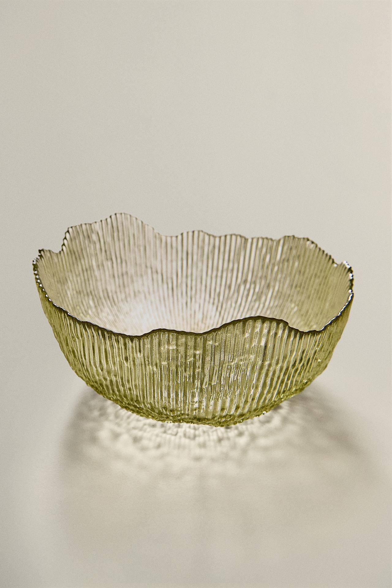 RAISED DESIGN SALAD BOWL — Green