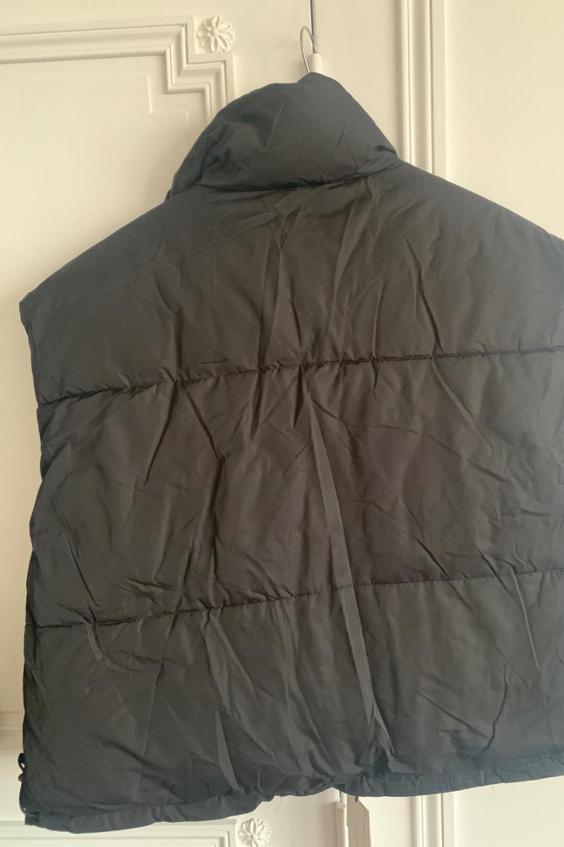WATER-REPELLENT REVERSIBLE GILET - Image 2