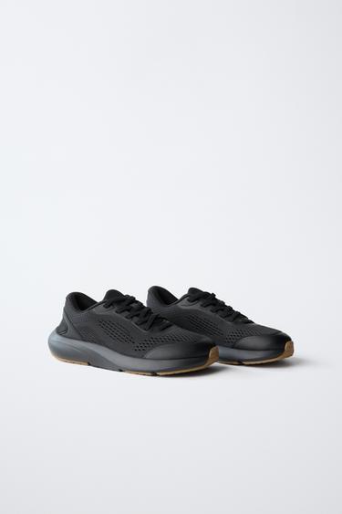 ZAPATILLA DEPORTIVA BAREFOOT - Negro de Zara - Imagen 0