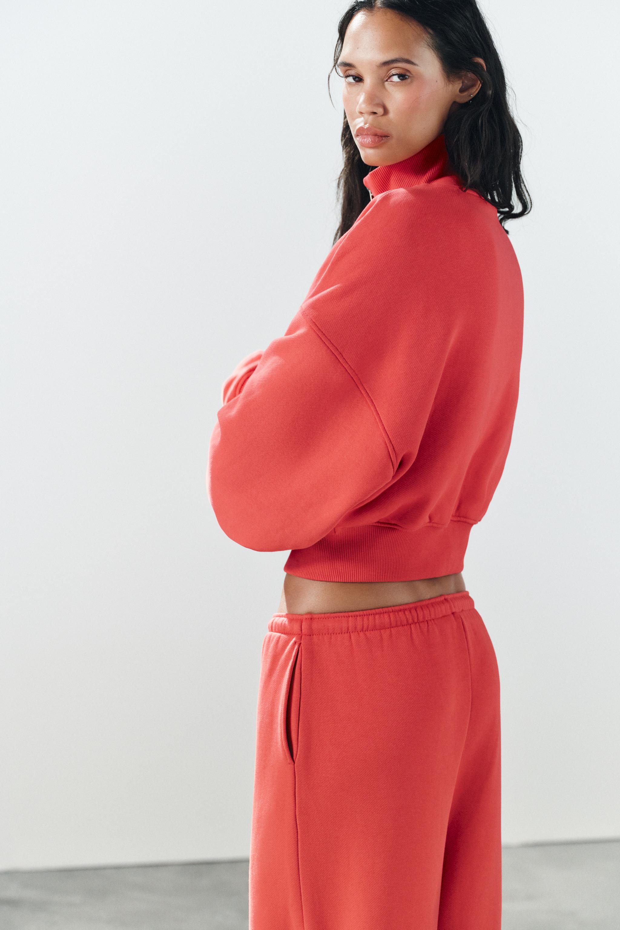ZIP SWEATSHIRT