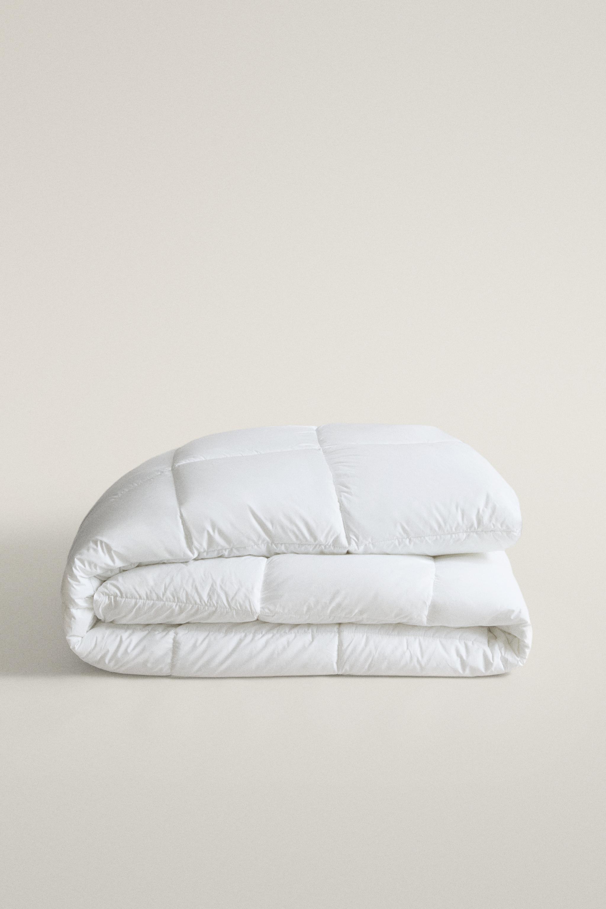 FEATHER TOUCH DUVET INSERT (300 GXM²) — White