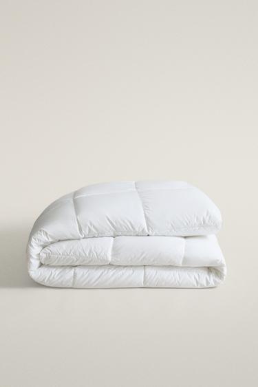 FEATHER TOUCH DUVET FILLING (300 GXM²) - White by Zara
