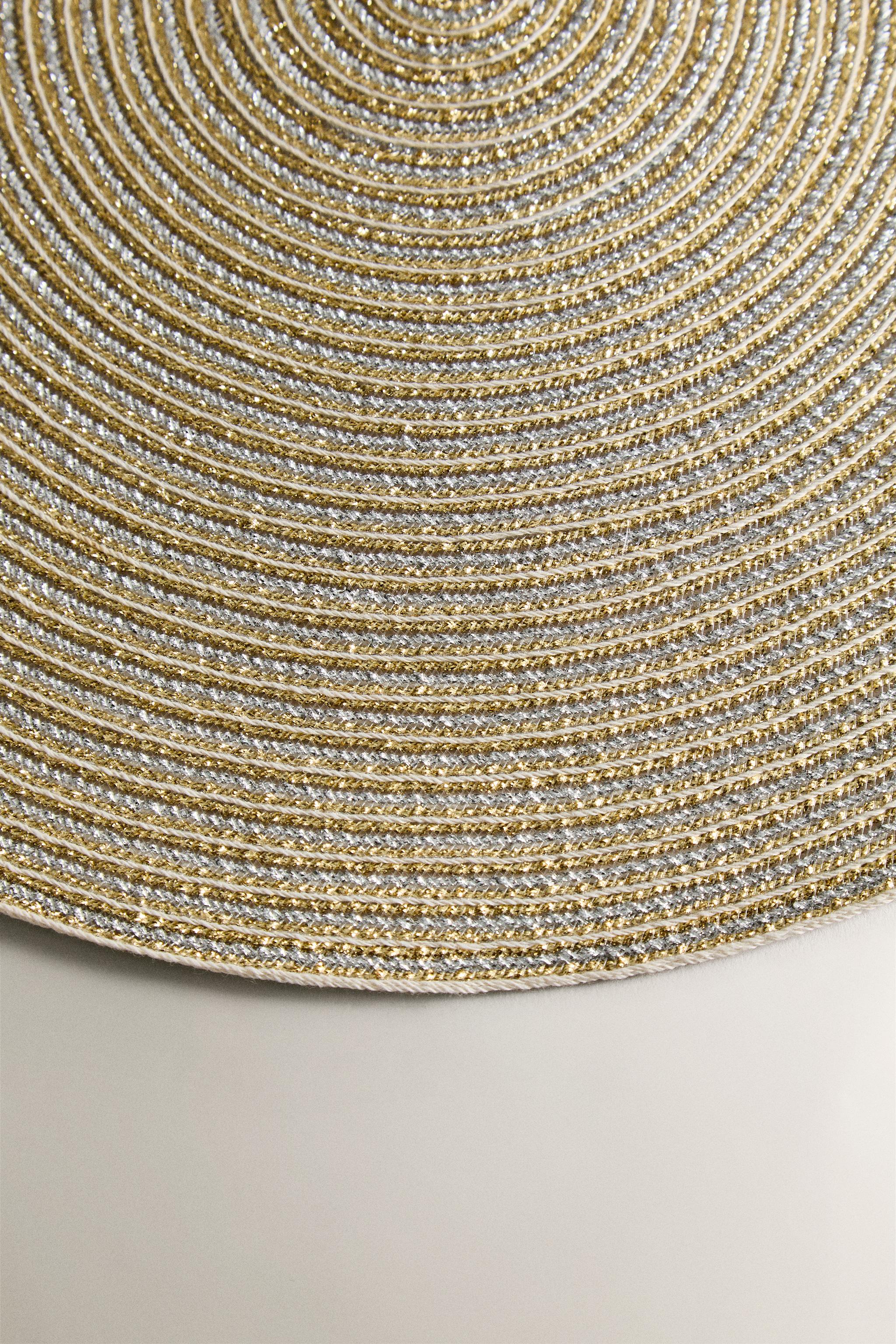 ROUND CHRISTMAS PLACEMAT (SET OF 2)