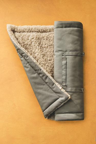 ROLL-UP FLOOR PET THROW - Grey by Zara - Image 5