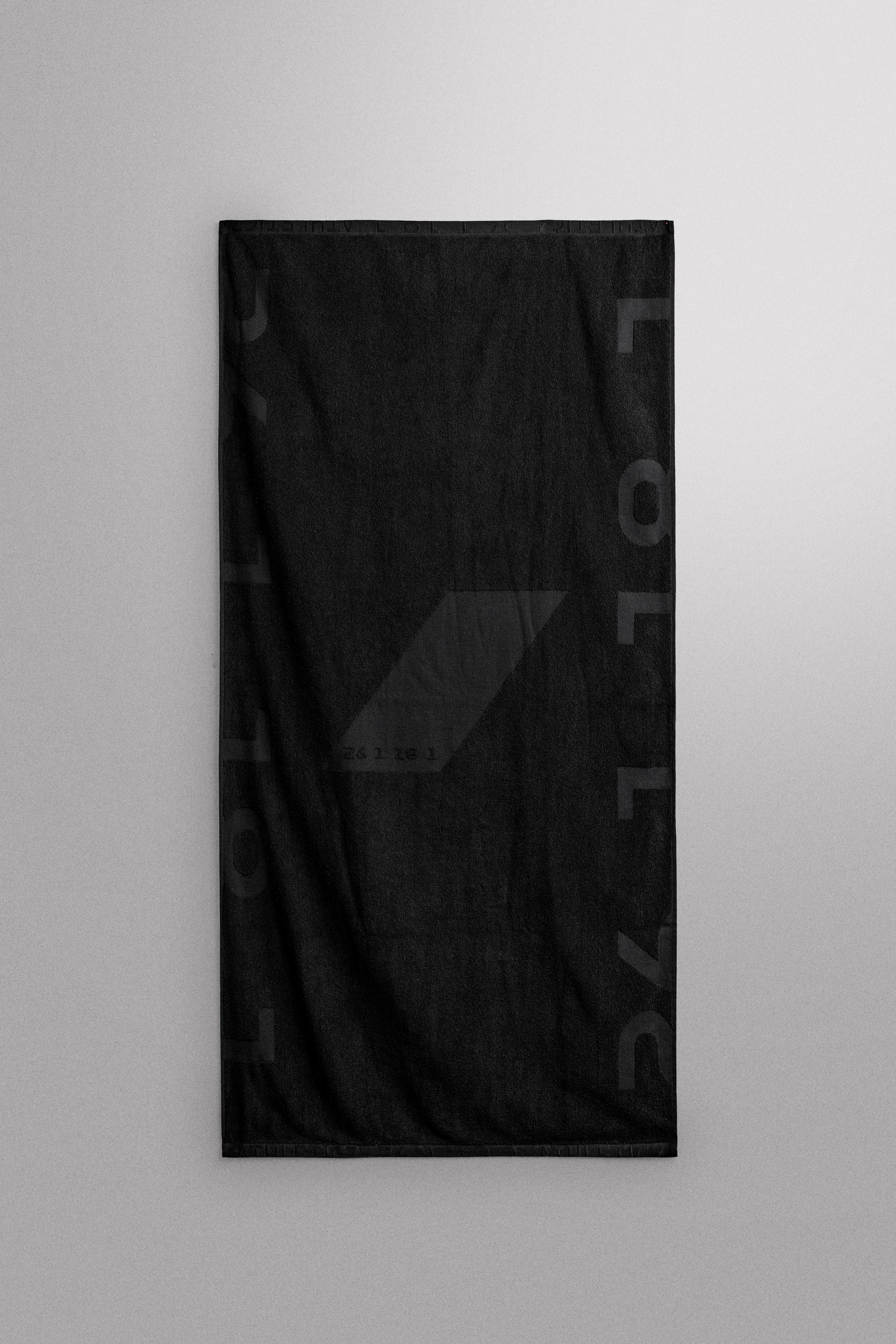 LARGE WORKOUT TOWEL — Black