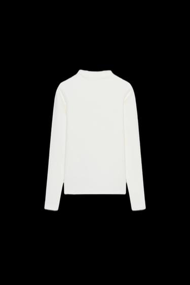 CAMISETA CUELLO ALTO - Blanco roto de Zara
