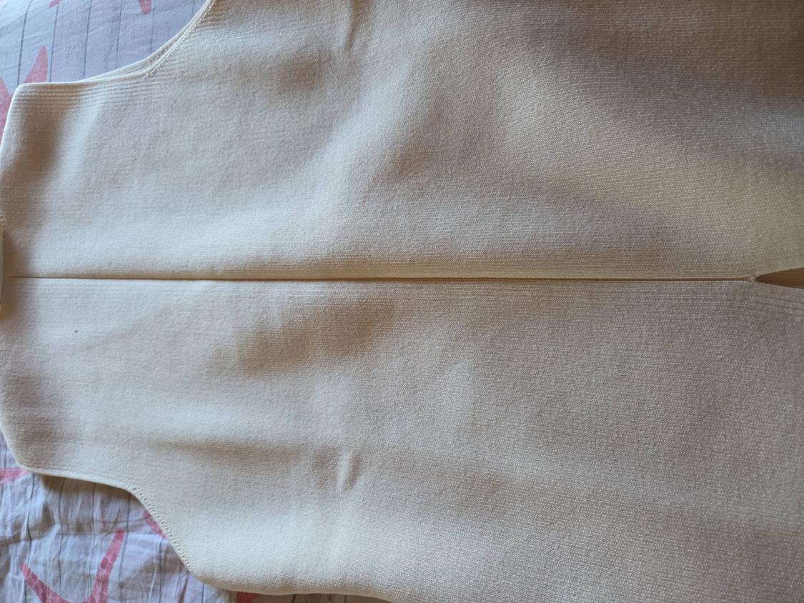 BUTTONED KNIT WAISTCOAT WITH COVERED BUTTONS - Image 4