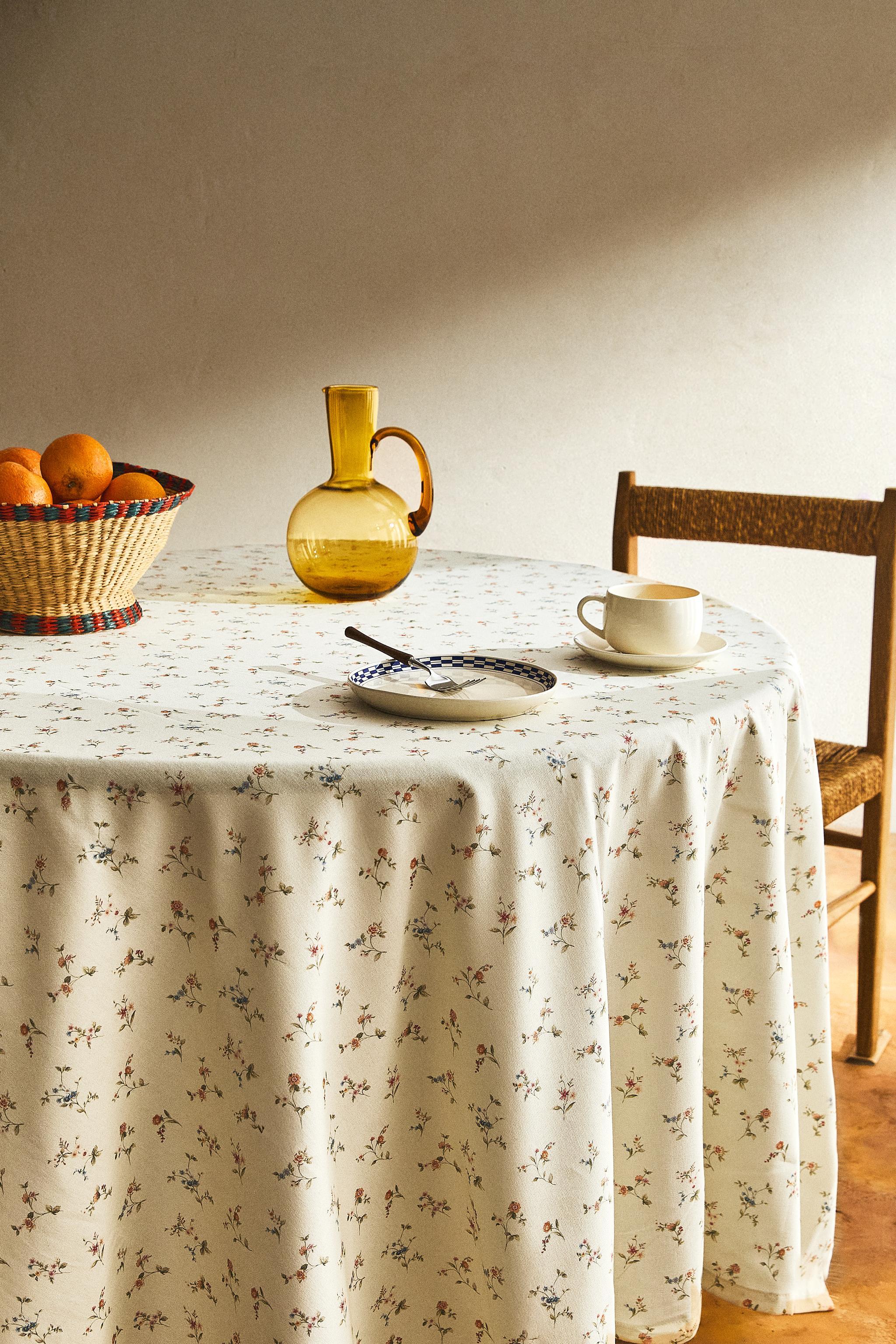 【新品】ZARA HOME ⚘*. フローラルプリント スペイン製テーブルクロス フローラルプリント テーブルクロス | Zara Home 日本/Japan
