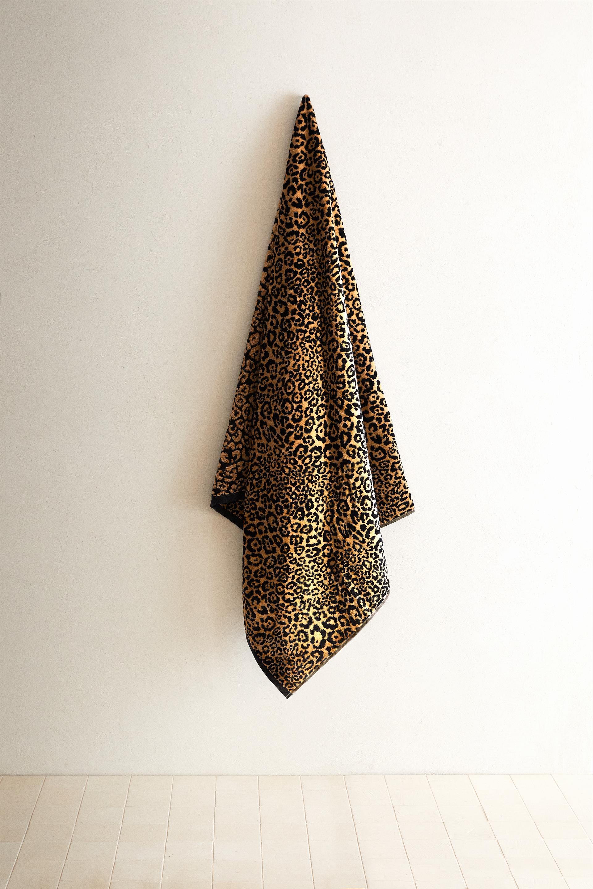 VELOUR LEOPARD TOWEL - Leopard
