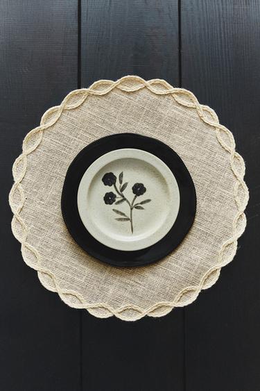 Zara PLACEMAT WITH CHAIN DETAIL - Light beige