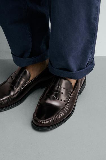 MOCASSINS EN CUIR AVEC MASQUE - Bordeaux de Zara - Image 2