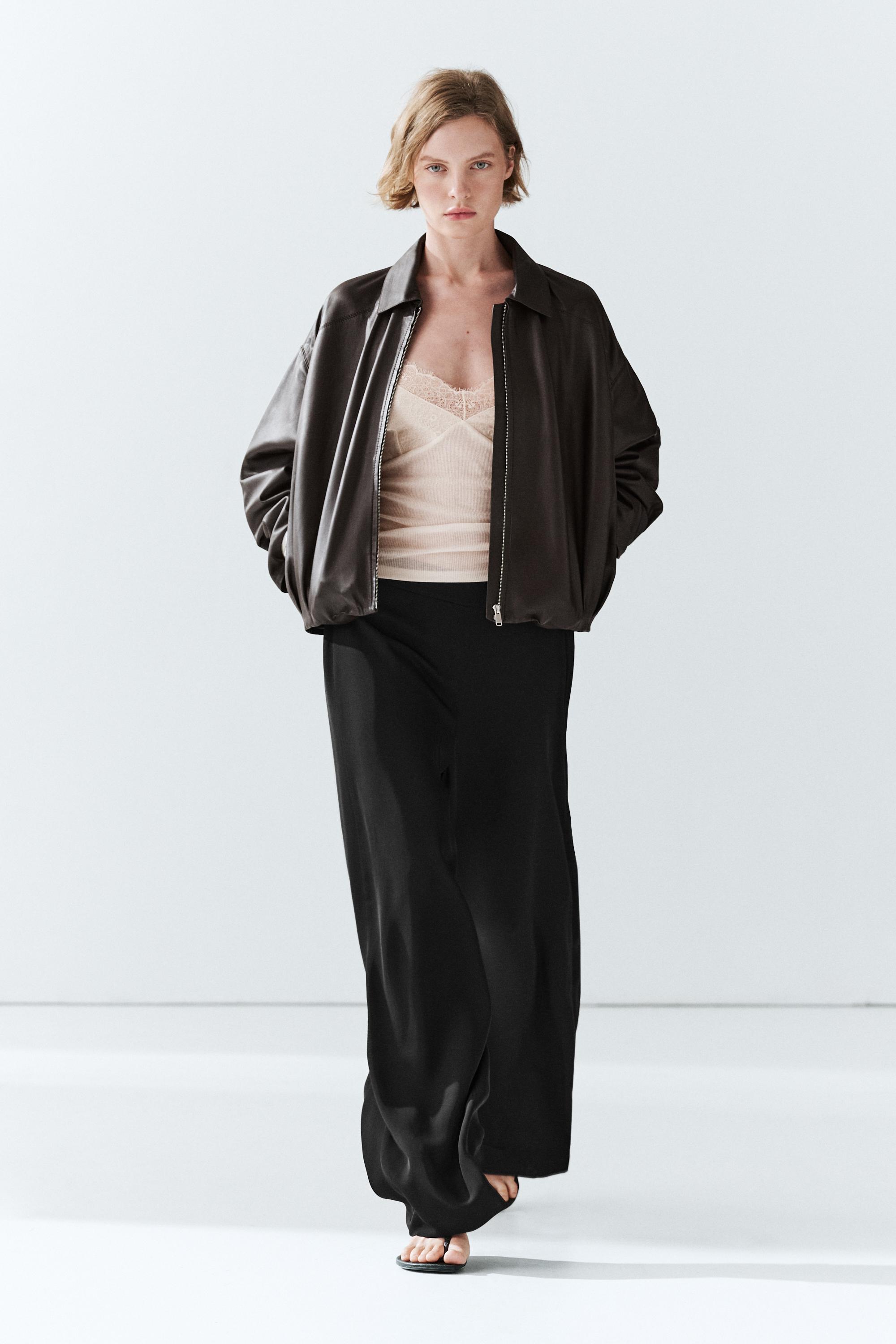 Straight-leg flowing pants — Black