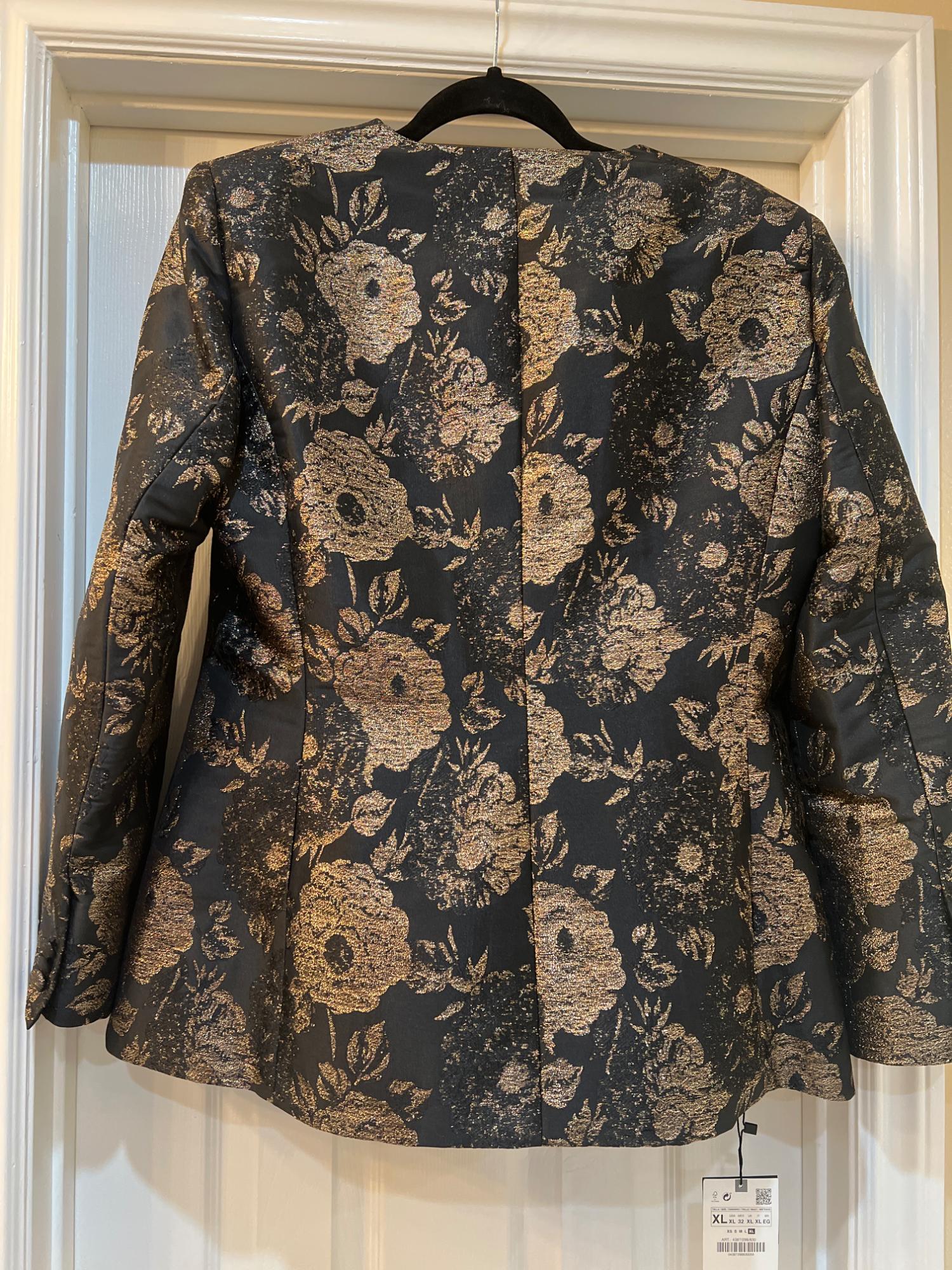 GOLDEN JACQUARD JACKET