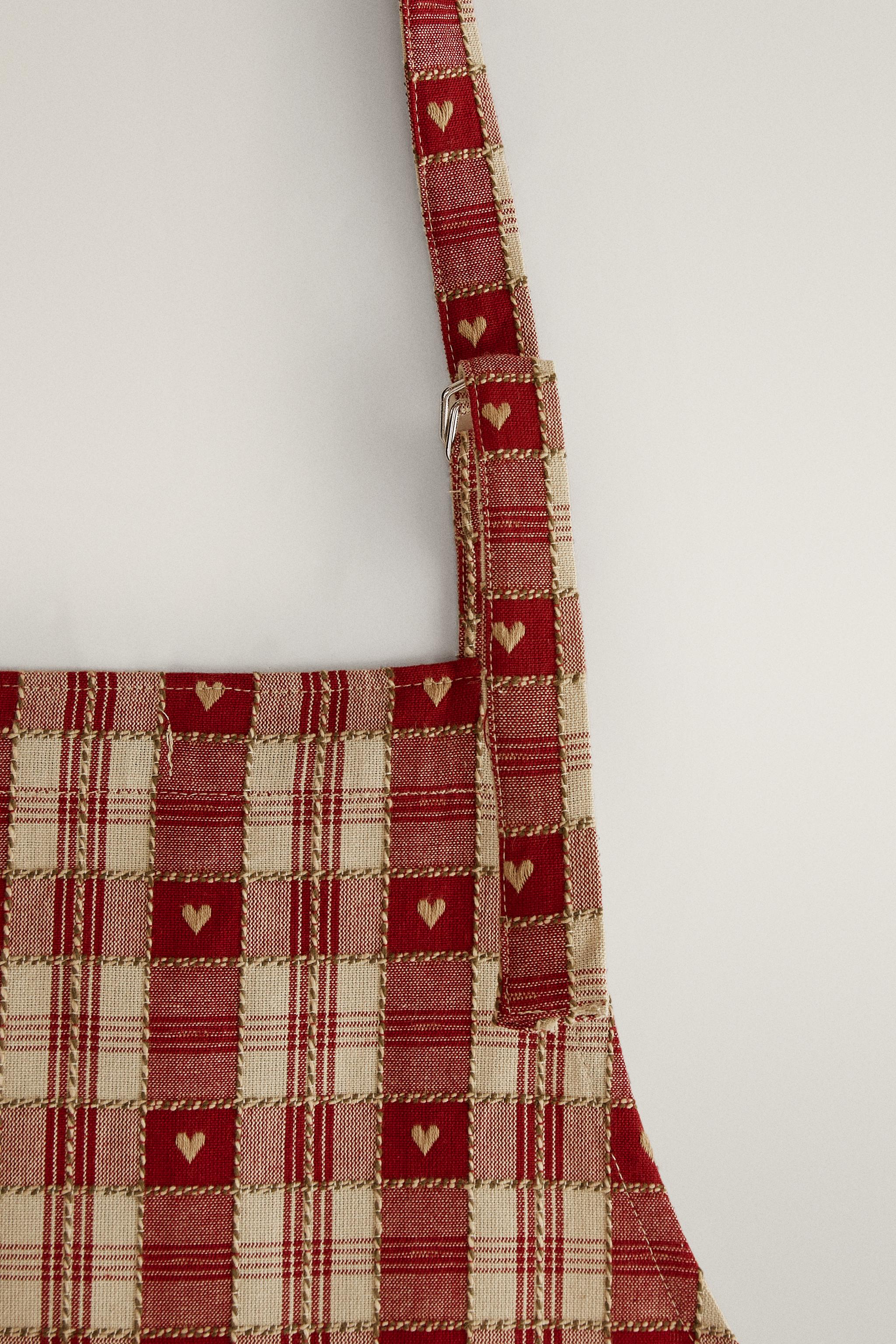 CHRISTMAS HEART CHECK COTTON APRON