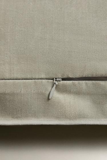 VELVET CUSHION COVER - Green by Zara - Image 3