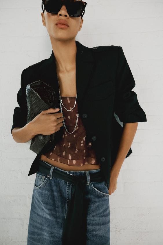 BLAZER CORTA SOLAPAS - Negro de Zara - Imagen 0
