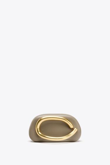 BOLSO CAJA CIERRE DORADO - Gris Topo de Zara - Imagen 0