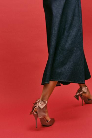 CHAUSSURES À NŒUD EFFET SATINÉ - Beige de Zara - Image 1