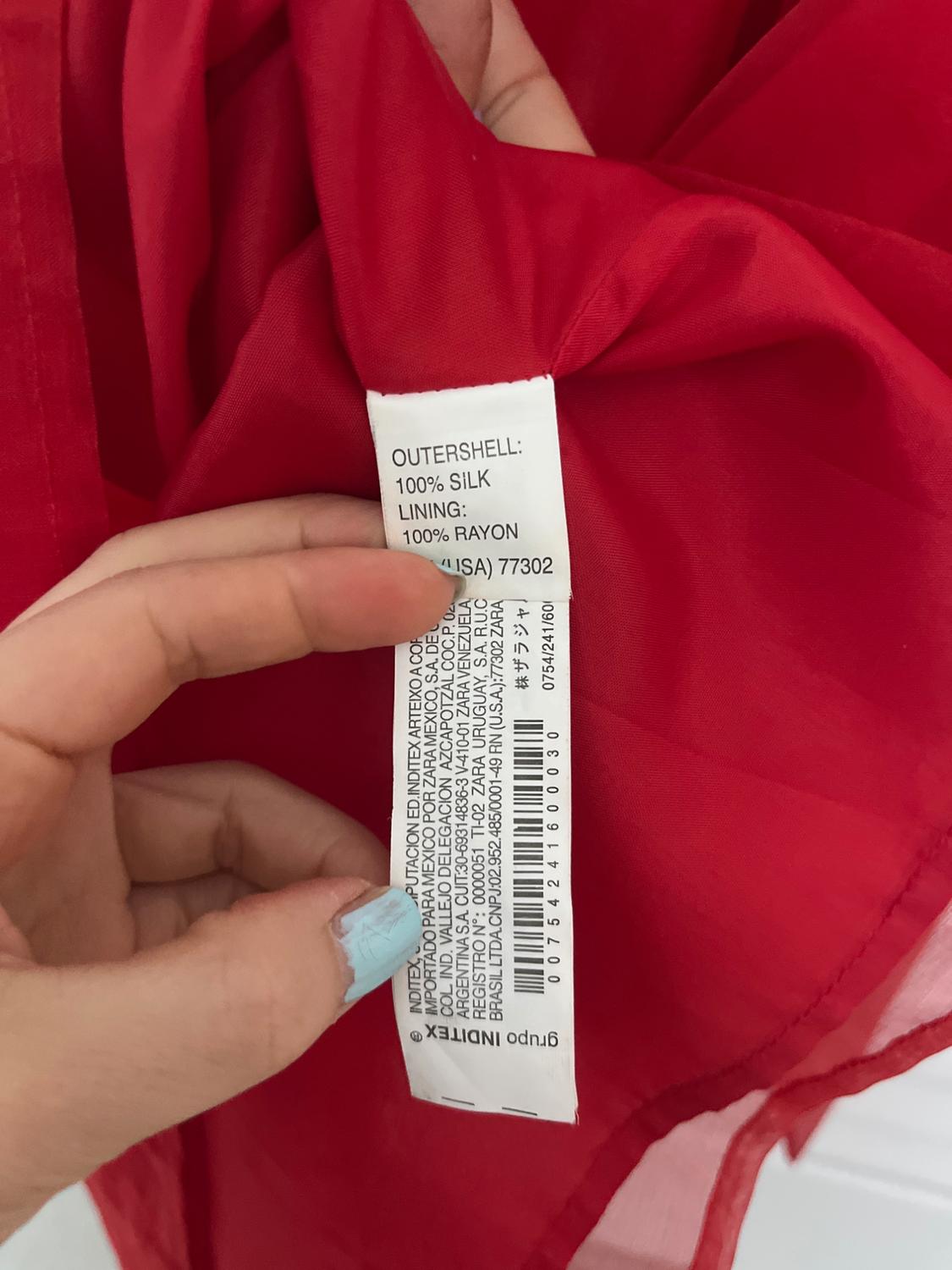 SLEEVELESS SILK TOP IN RED - Image 7