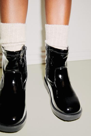 BOTA STRETCH ENVERNIZADA - Preto da Zara