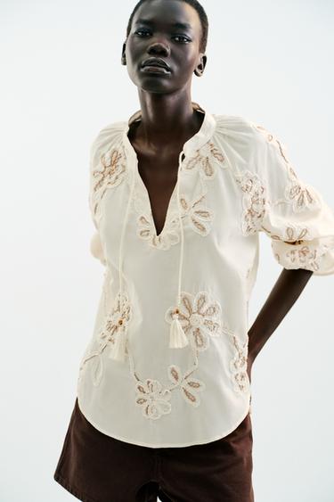 BLOUSE STRUCTURE BRODÉE - Écru de Zara - Image 1