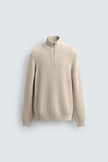 STRIKKET SWEATER MED PERLESTRIK OG LYNLÅSKRAVE - middelys råhvid fra Zara