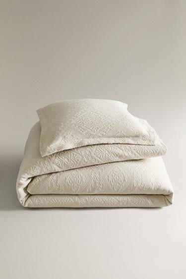 COTTON BEDSPREAD WITH GEOMETRIC DESIGN - Beige by Zara