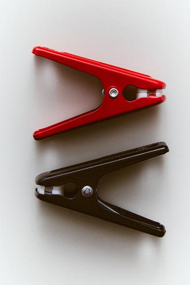 METALL-WÄSCHEKAMMER (20ER-PACK) - Rot / Schwarz von Zara