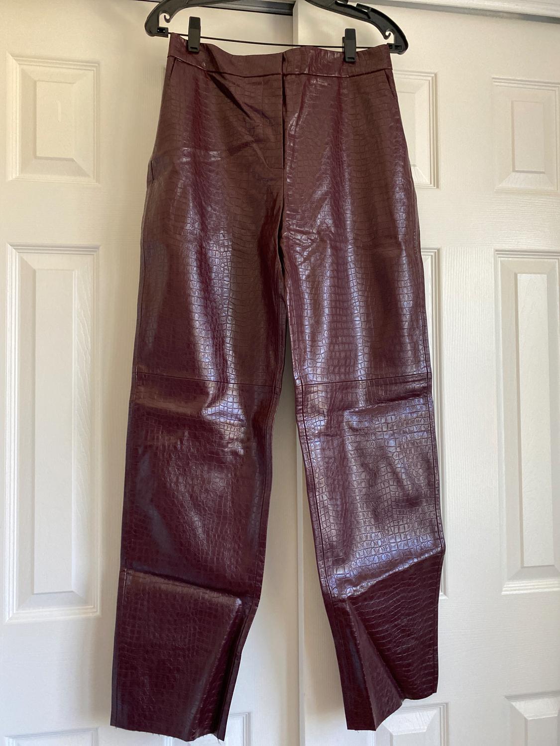 PANTALÓN EFECTO PIEL - Image 3