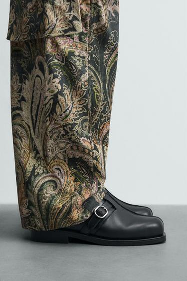 ZUECO PIEL HEBILLA LIMITED EDITION - Negro de Zara - Imagen 0