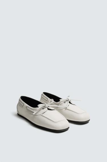 ZAPATO NÁUTICO PIEL - Blanco Crudo de Zara