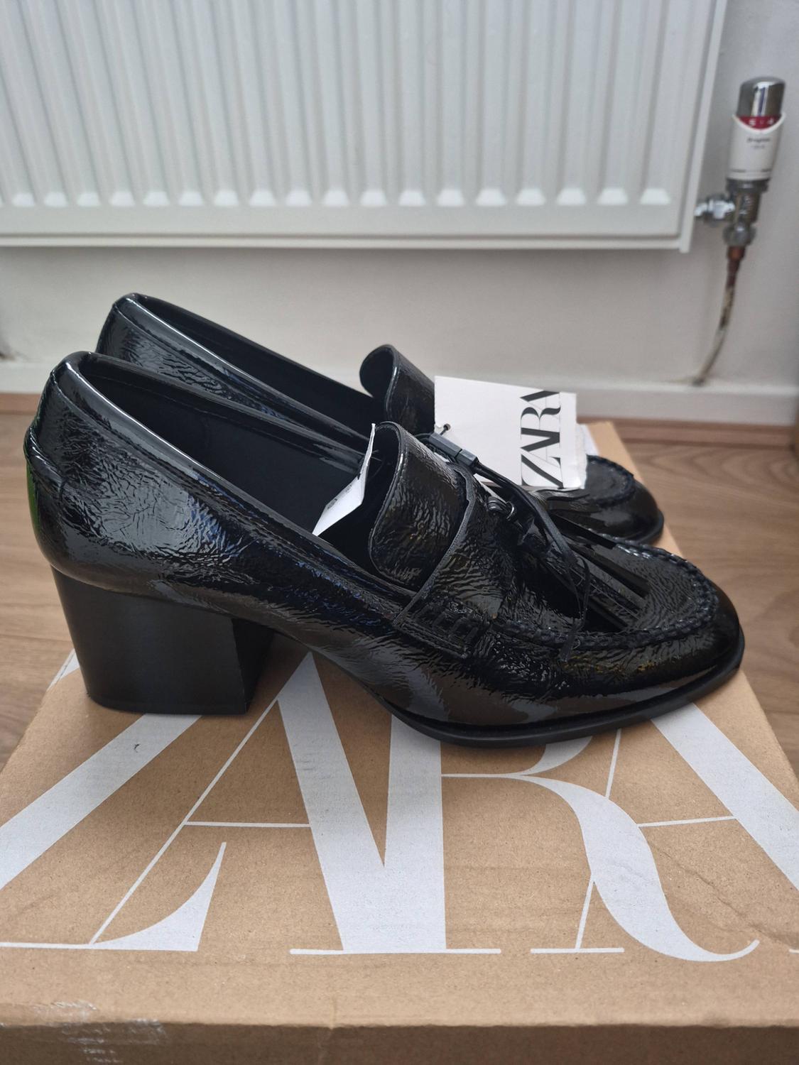 PATENT LOAFERS WITH TASSELS - Image 3