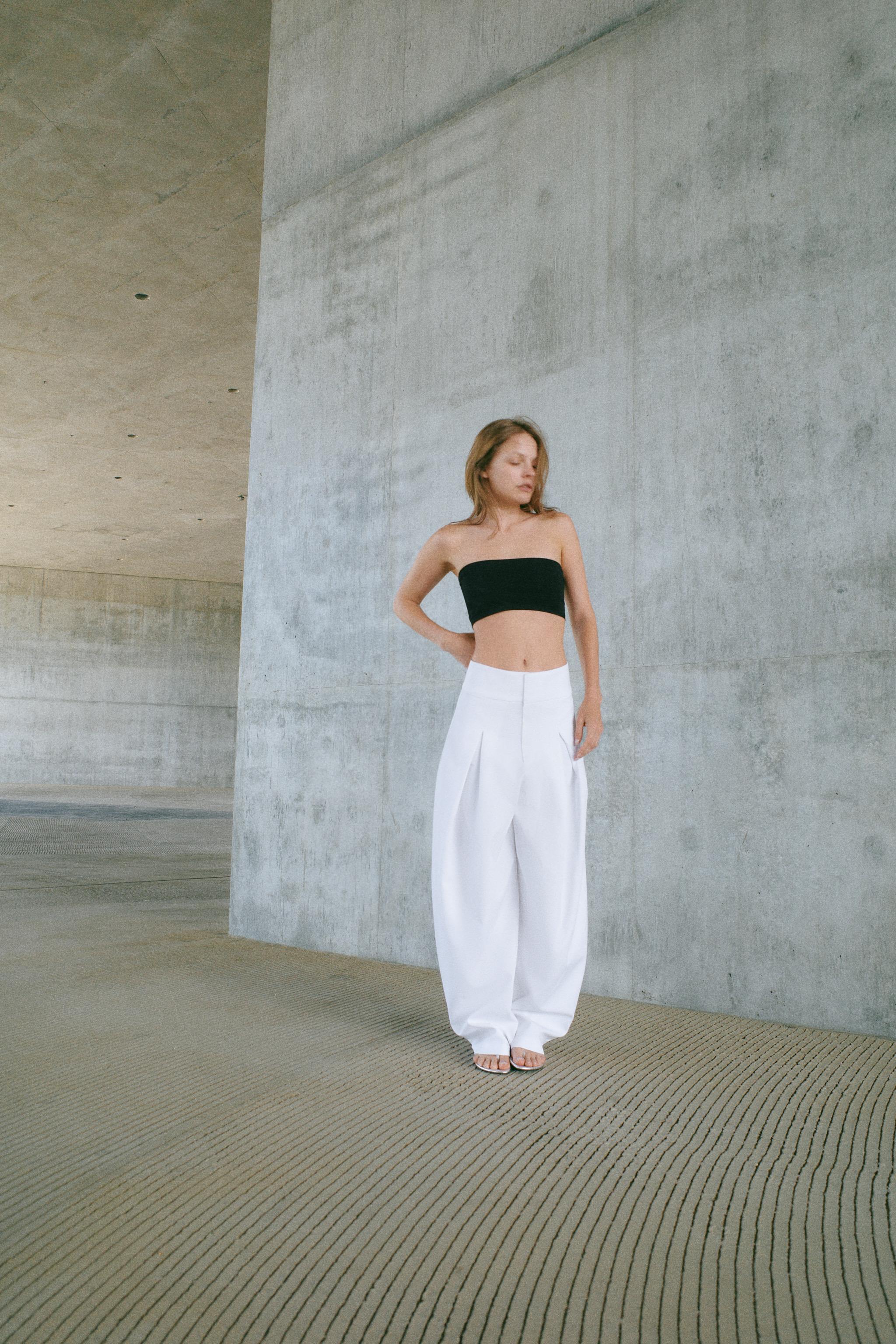 PLEATED BALLOON PANTS — White