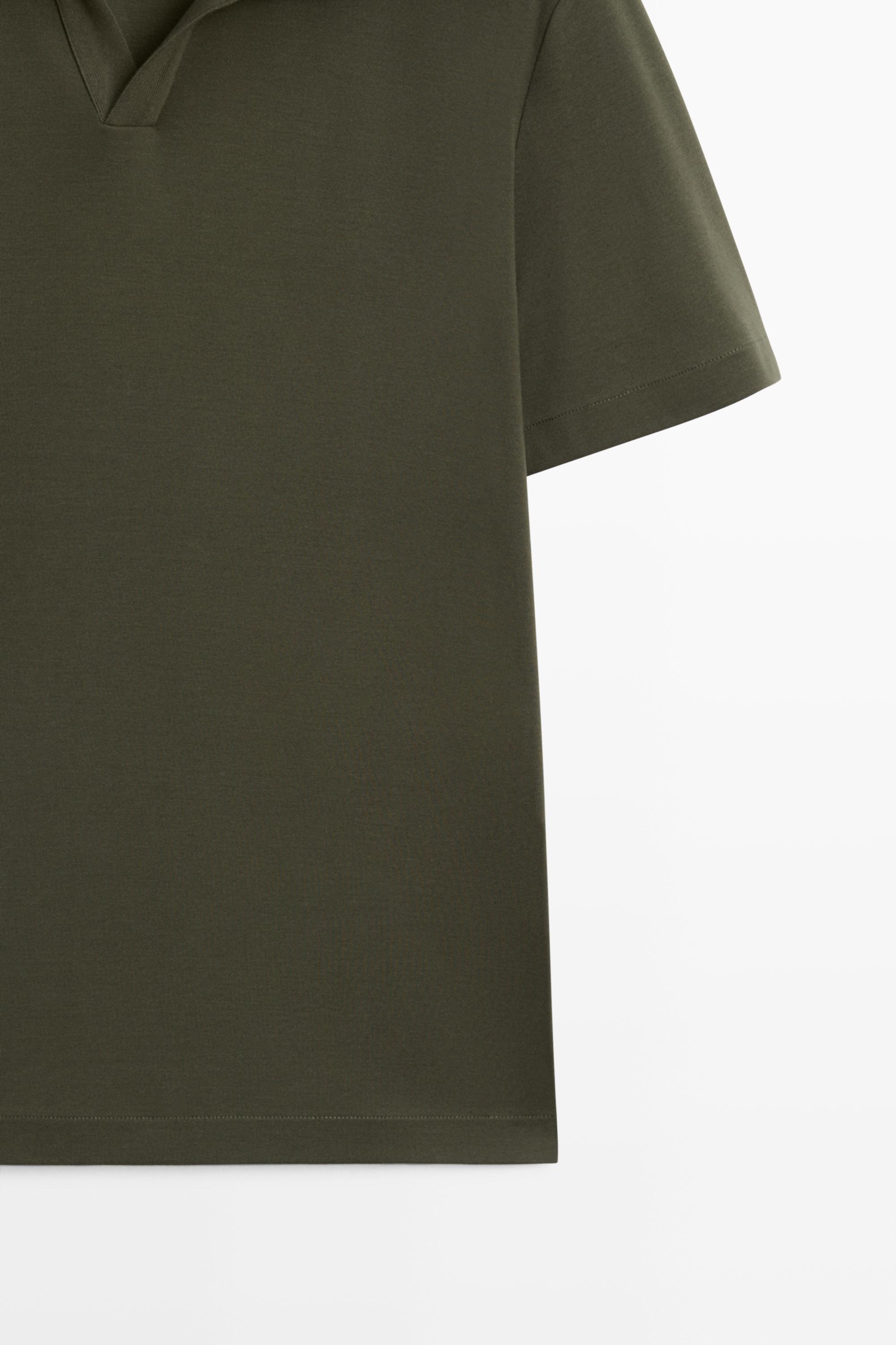 Short sleeve V-neck polo shirt