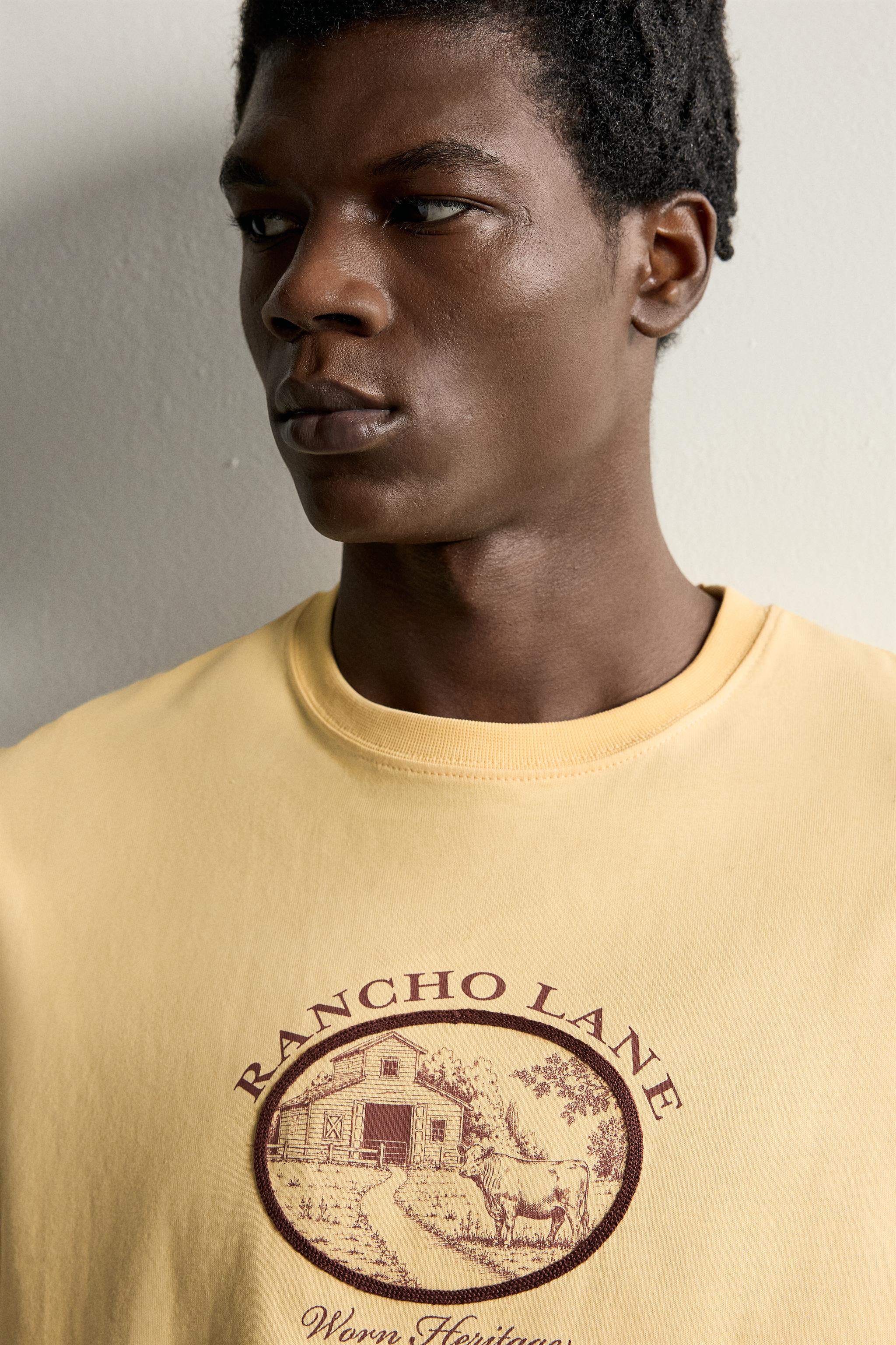 Мужские футболки Zara REGULAR FIT CONTRAST GRAPHIC T-SHIRT — фото 5