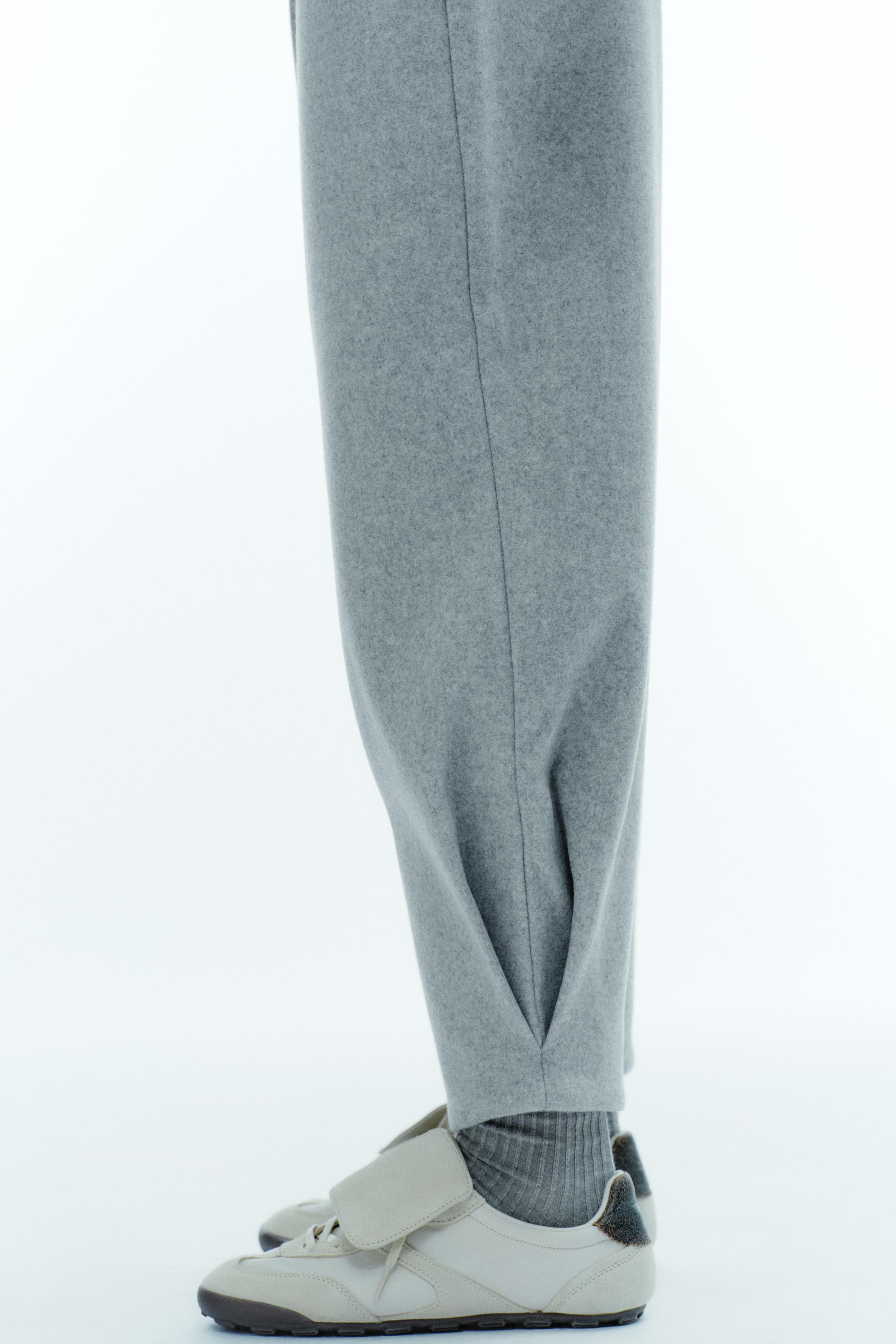 BALLOON SOFT PLEATED PANTS