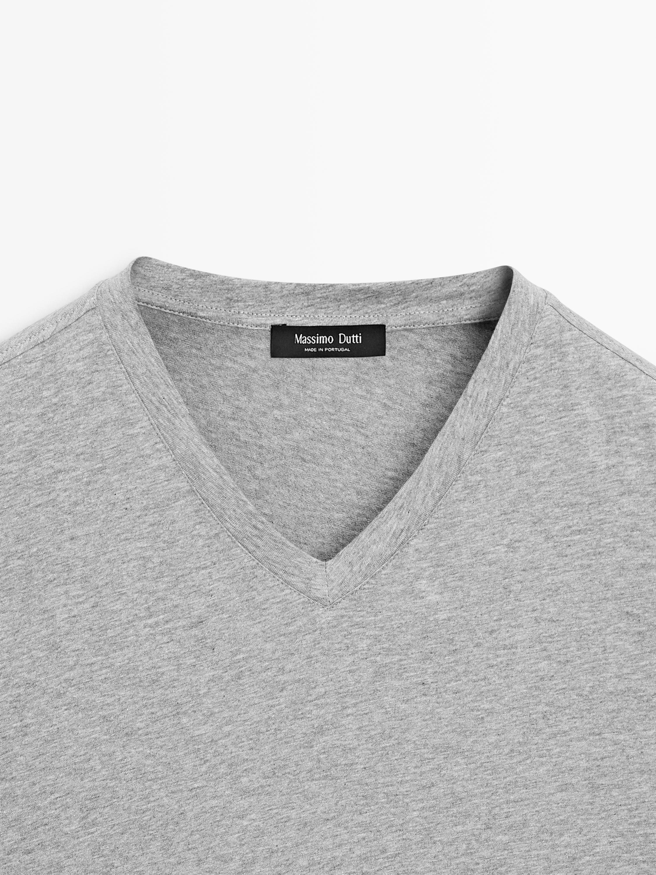 100% cotton V-neck T-shirt
