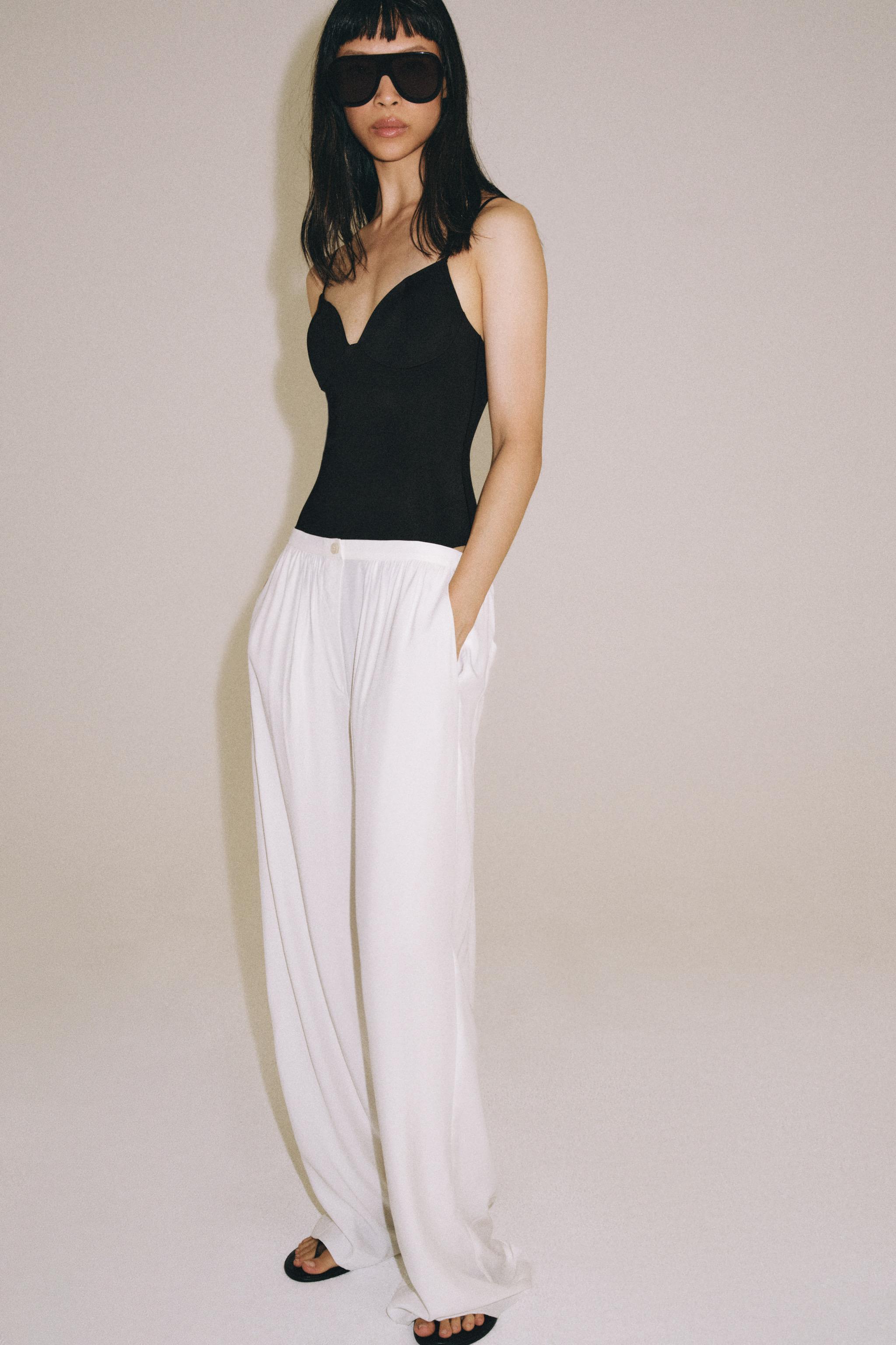 SWEETHEART NECK BODYSUIT — Black