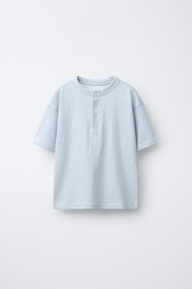 טי שירט חלקה עם צווארון מכופתר - כחול־שמיים של Zara