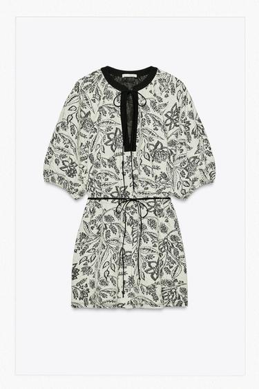 VESTIDO DE JACQUARD COM CINTO - Cru / Preto da Zara