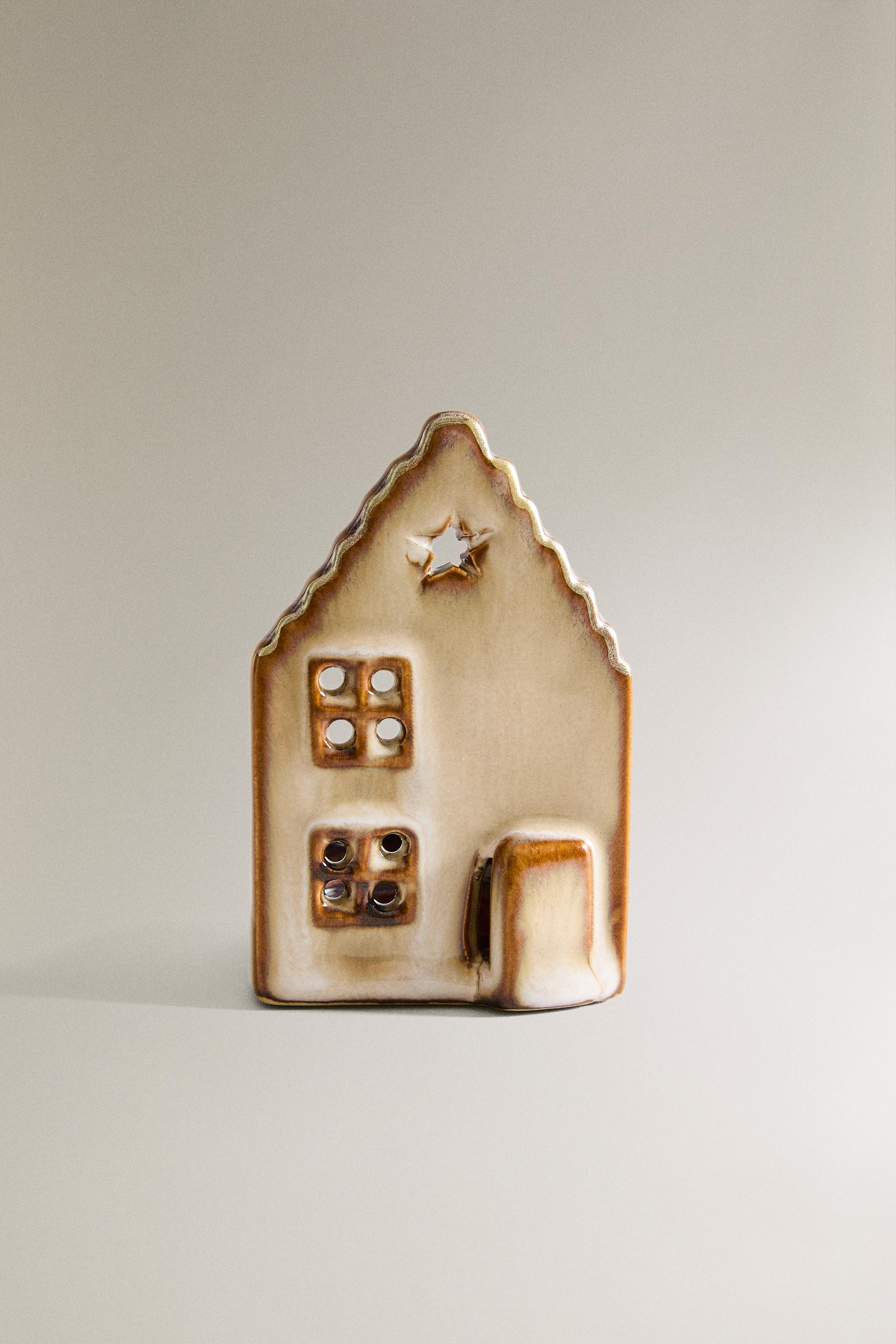 CHRISTMAS STAR CERAMIC HOUSE TEALIGHT HOLDER