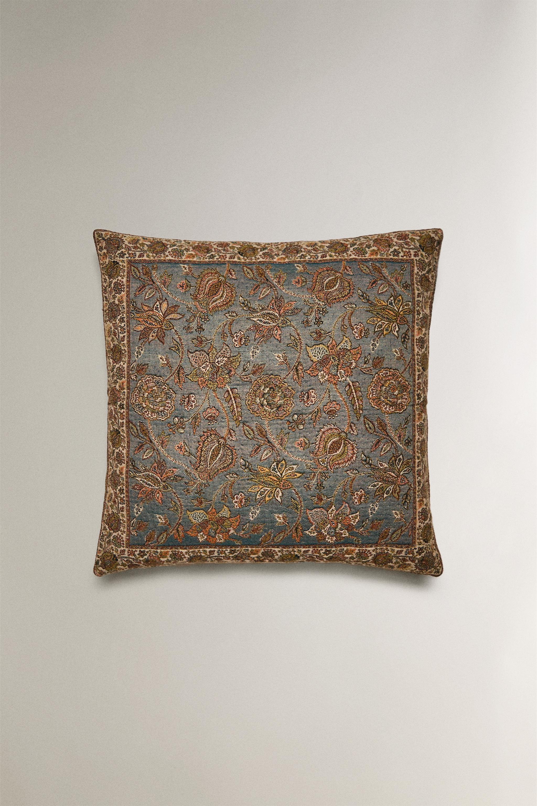 JACQUARD CUSHION COVER