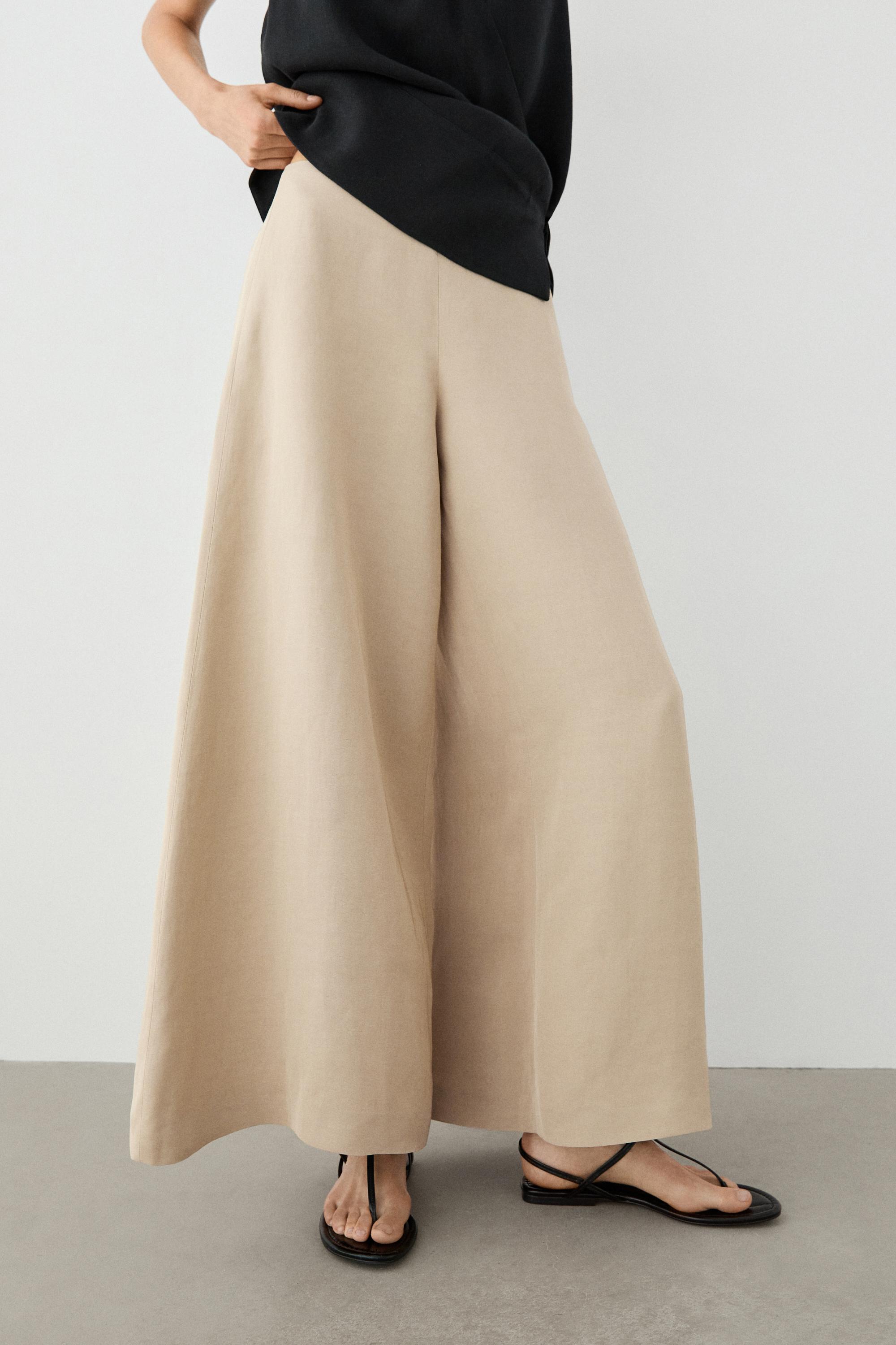 Wide-leg voluminous trousers