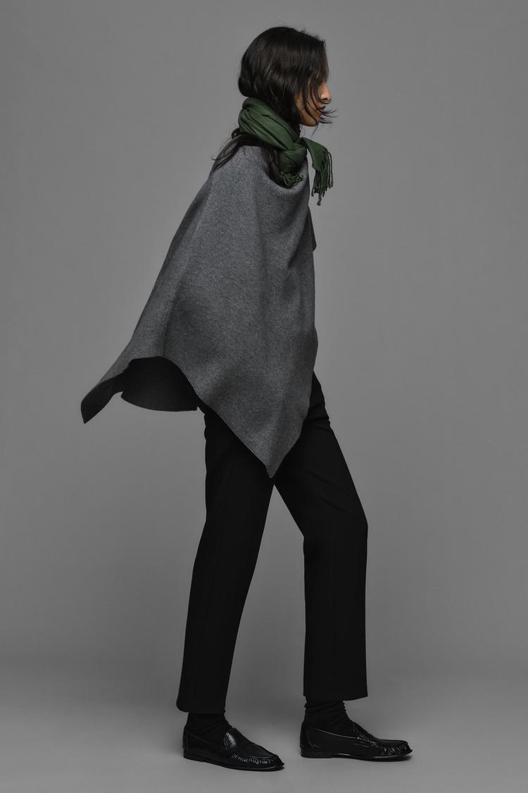 PLAIN KNIT CAPE — Gray