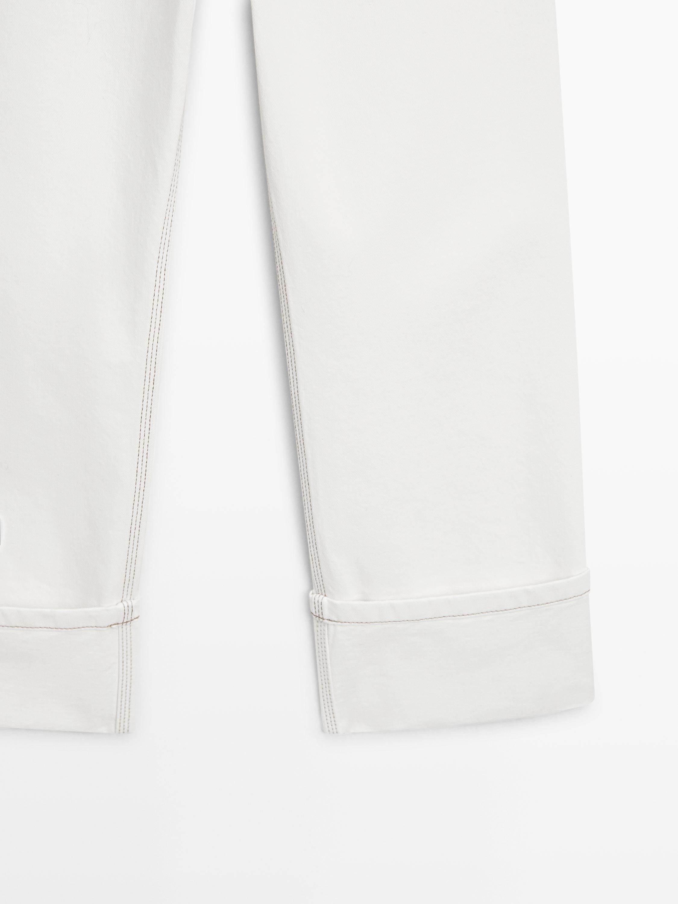 Straight-leg jeans with hem detail