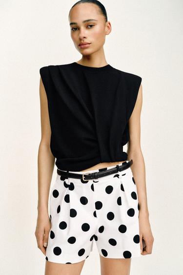 SHORT À PINCES ET CEINTURE - Blanc / Noir de Zara - Image 2