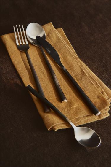 SET CUBIERTOS 4 PIEZAS ACABADO ENVEJECIDO - Negro de Zara
