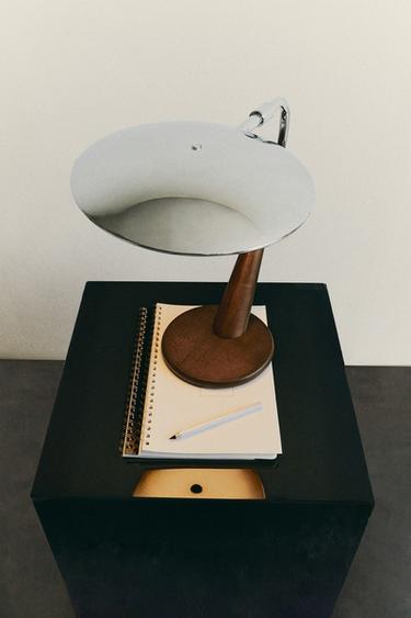WOOD AND METAL TABLE LAMP - P by Zara